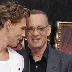 Austin Butler and Tom Hanks à la première du film "Elvis" à Londres, le 31 mai 2022.  Celebrities at the premiere of "Elvis" in London. May 31st, 2022.