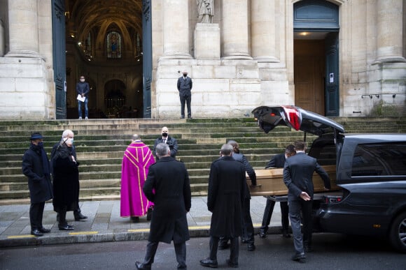 Alexandre Brasseur, le fils de Claude Brasseur, Michèle Cambon Brasseur, la femme de Claude Brasseur à Paris le 29 décembre 2020. © JB Autissier / Panoramic / Bestimage