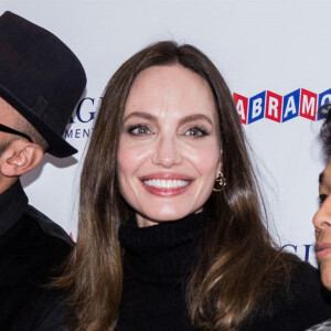 Shiloh Jolie-Pitt, JR, Angelina Jolie, Pax Thien Jolie-Pitt - Première du film "Paper And Glue: A JR Project" à Los Angeles, le 18 novembre 2021.