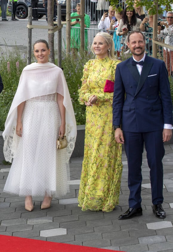 La princesse Ingrid Alexandra de Norvège, la princesse Mette-Marit de Norvège, Le prince Haakon de Norvège - Soirée de gala à l'occasion du 18 ème anniversaire de la princesse Ingrid Alexandra de Norvège à Oslo, le 16 juin 2022. 