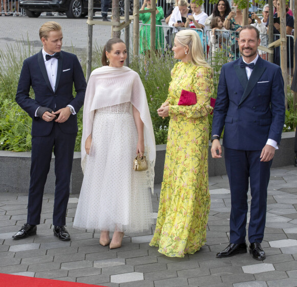 Marius Hoelby, La princesse Ingrid Alexandra de Norvège, la princesse Mette-Marit de Norvège, Le prince Haakon de Norvège - Soirée de gala à l'occasion du 18 ème anniversaire de la princesse Ingrid Alexandra de Norvège à Oslo, le 16 juin 2022. 