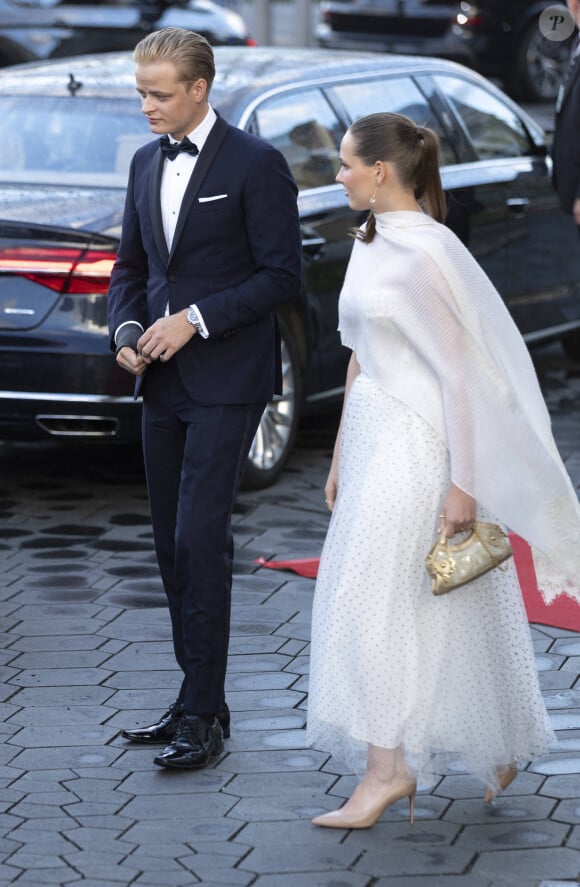La princesse Ingrid Alexandra de Norvège et son demi frère Marius Borg Høiby - La princesse Ingrid Alexandra de Norvège fête ses 18 ans lors d'un dîner de gala offert par le gouvernement à la bibliothèque nationale de Oslo le 16 juin 2022.