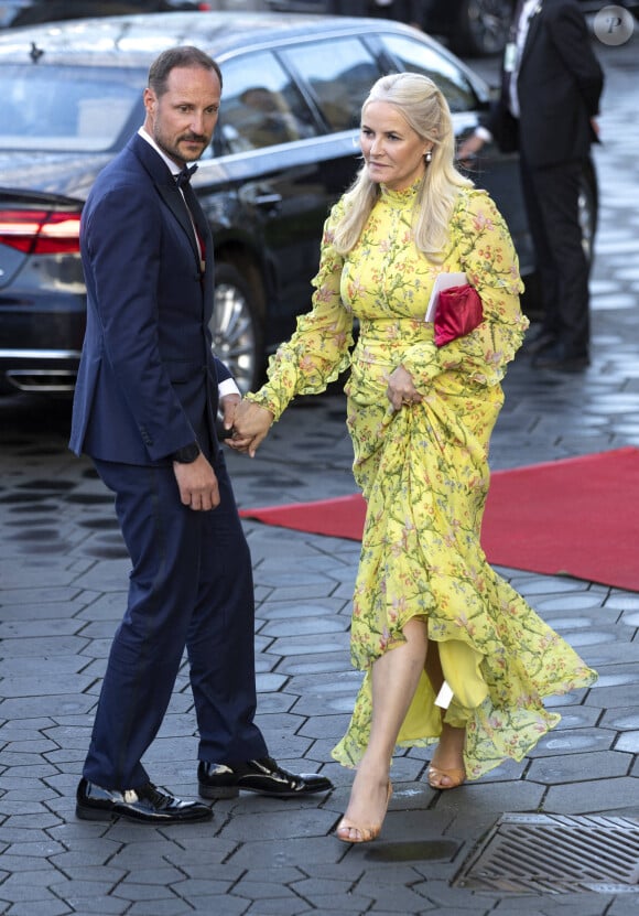 Le prince Haakon de Norvège et la princesse Mette Marit - La princesse Ingrid Alexandra de Norvège fête ses 18 ans lors d'un dîner de gala offert par le gouvernement à la bibliothèque nationale de Oslo le 16 juin 2022.