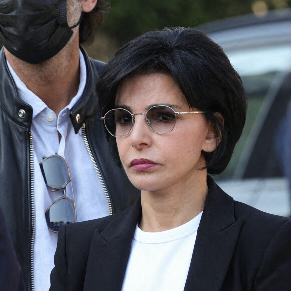 Rachida Dati - Obsèques de la chanteuse Régine au Crematorium du cimetière du Père-Lachaise à Paris. Le 9 mai 2022