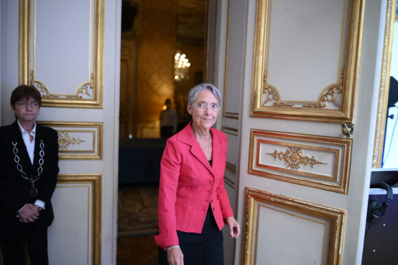 Elisabeth Borne, premier ministre, fait une déclaration après le 2ème tour des élections législatives à Paris, Hôtel de Matignon le 19 juin 2022. © Eliot Blondet / Pool / Bestimage