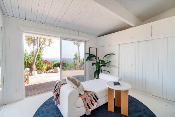 Emma Stone vend sa villa à Malibu pour 4.3 millions de dollars. 