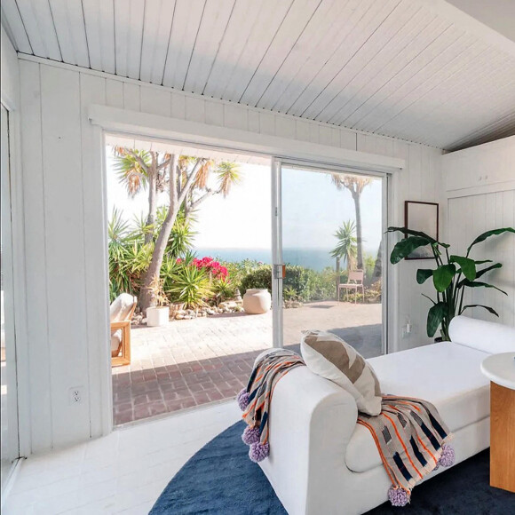 Emma Stone vend sa villa à Malibu pour 4.3 millions de dollars. 