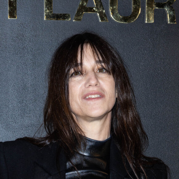 Charlotte Gainsbourg - People au photocall du défilé Saint-Laurent Prêt-à-porter Automne/Hiver 2022/2023 dans le cadre de la Fashion Week de Paris, France, le 1er Mars 2022. © Olivier Borde /Bestimage