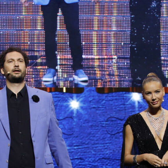 Eric Antoine et Amandine Petit, miss France 2021 - Cérémonie de clotûre du 61ème Festival de Télévision de Monte Carlo le 21 juin 2022. © Denis Guignebourg/Bestimage