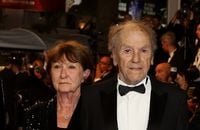 Obsèques de Jean-Louis Trintignant : Marc Lavoine et Claude Lelouch unis dans la douleur avec les femmes de sa vie