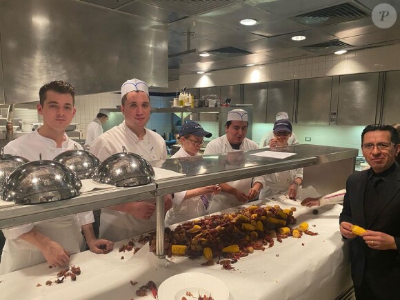 Léonard Trierweiler dans son restaurant à New York. Photo Instagram.