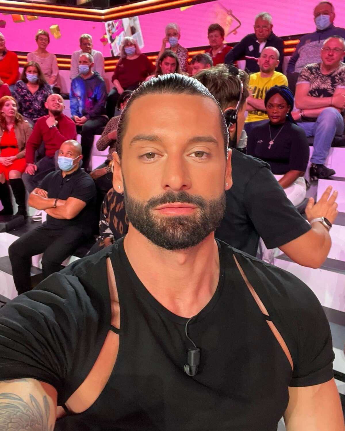 Photo : Hugo Manos, chroniqueur de Matthieu Delormeau dans 