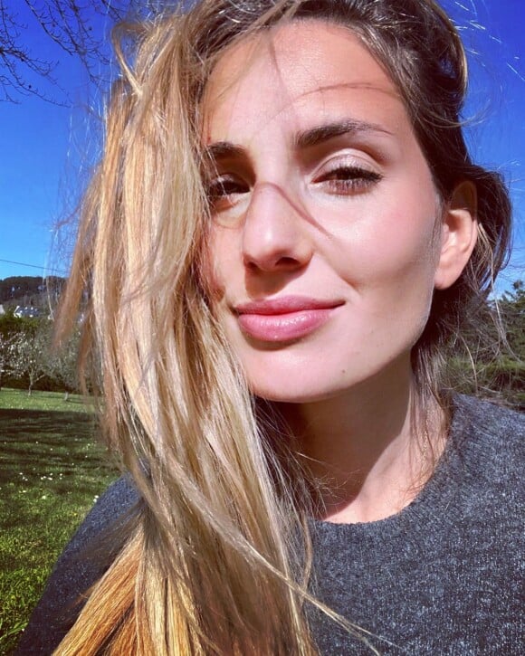 Marie Portolano pose sur Instagram