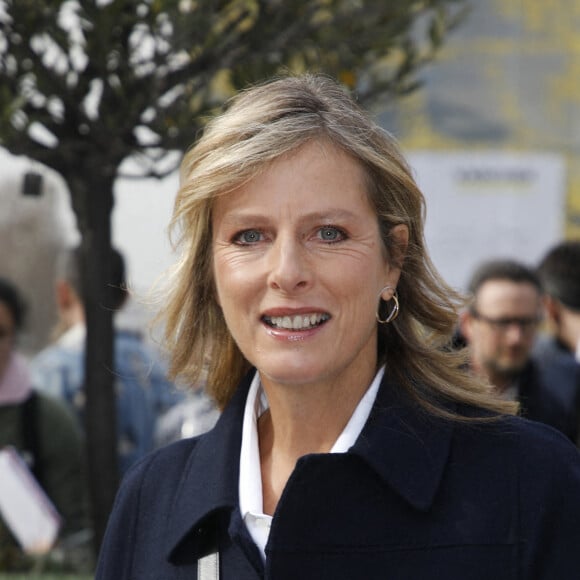 Karin Viard - Défilé Dior Femme Automne/Hiver 2022/2023 lors de la Fashion Week de Paris, le 1er mars 2022. © Denis Guignebourg/Bestimage