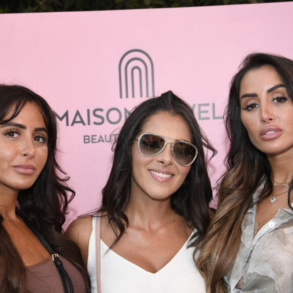 Exclusif - Nawel Debbouze entourée de Marine et Oceane El Himer - Inauguration de l'institut de beauté "Maison Nawel" à Marrakech au Maroc le 17 juin 2022. Sur 800 m2 d'espace intérieur et extérieur "Maison Nawel" est le plus grand salon de beauté au Maroc. Un institut dédié à la femme avec une expertise certaine sur l'ensemble des métiers de la beauté onglerie, coiffure, bar à sourcils, SPA et soins du corps et du visage. L'institut dispose également d'un salon privé VIP ainsi qu'un espace pour enfants afin d'occuper vos petits pendant que vous êtes chouchou par nos esthéticiennes beauté. Un concept store a également été pensé pour mettre en avant des pièces uniques de jeunes créateurs de tous bords, de différentes nationalités. © Rachid Bellak/Bestimage