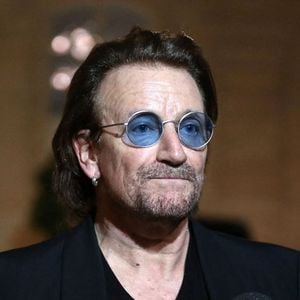 Le chanteur et confondateur de l'ONG ONE, Bono (groupe U2) est reçu par le président de la République française, dans la perspective du prochain G7, au palais de l'Elysée à Paris, France. © Stéphane Lemouton/Bestimage 