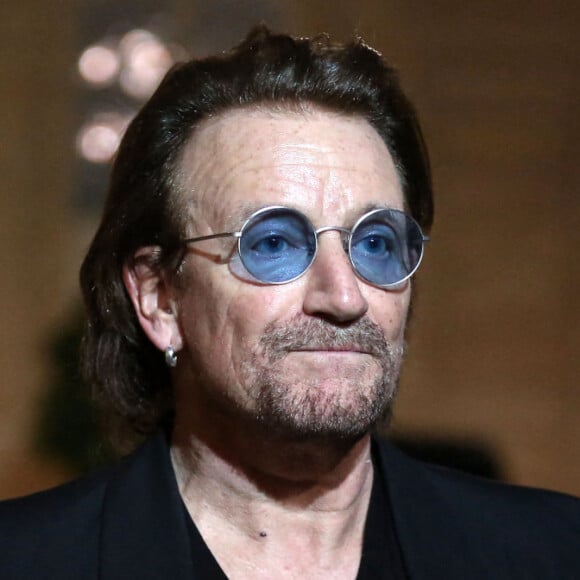 Le chanteur et confondateur de l'ONG ONE, Bono (groupe U2) est reçu par le président de la République française, dans la perspective du prochain G7, au palais de l'Elysée à Paris, France. © Stéphane Lemouton/Bestimage 