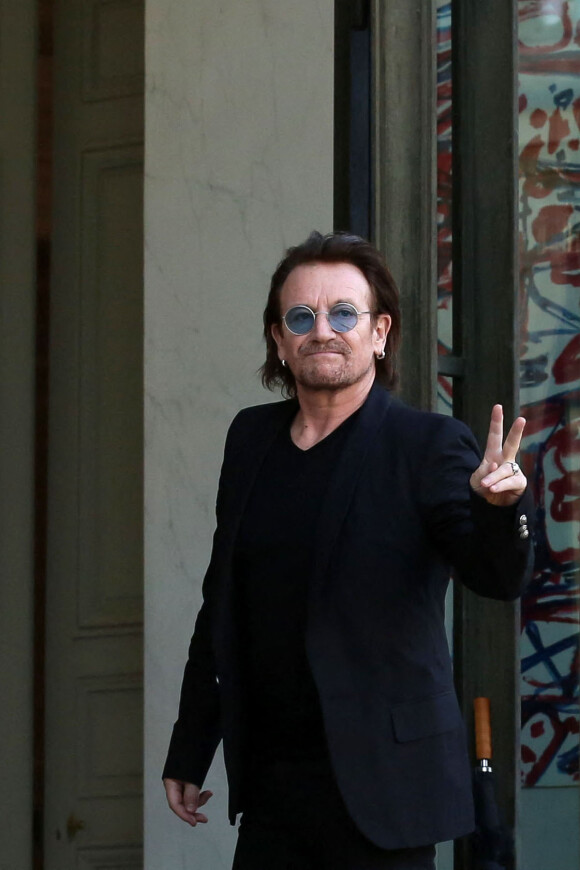 Le chanteur et confondateur de l'ONG ONE, Bono (groupe U2) est reçu par le président de la République française, dans la perspective du prochain G7, au palais de l'Elysée à Paris, France, le 10 septembre 2018. © Stéphane Lemouton/Bestimage 