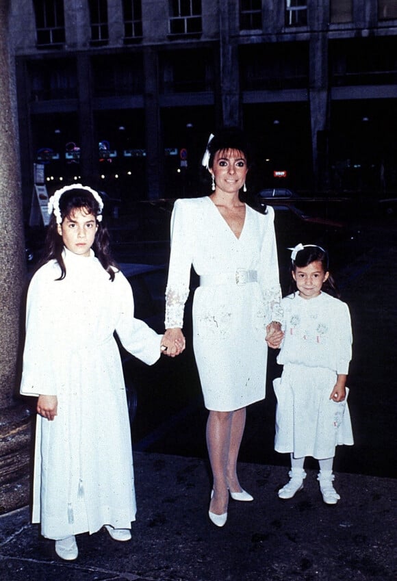Patrizia Reggiani lors de la communion de ses filles Alessandra et Allegra.