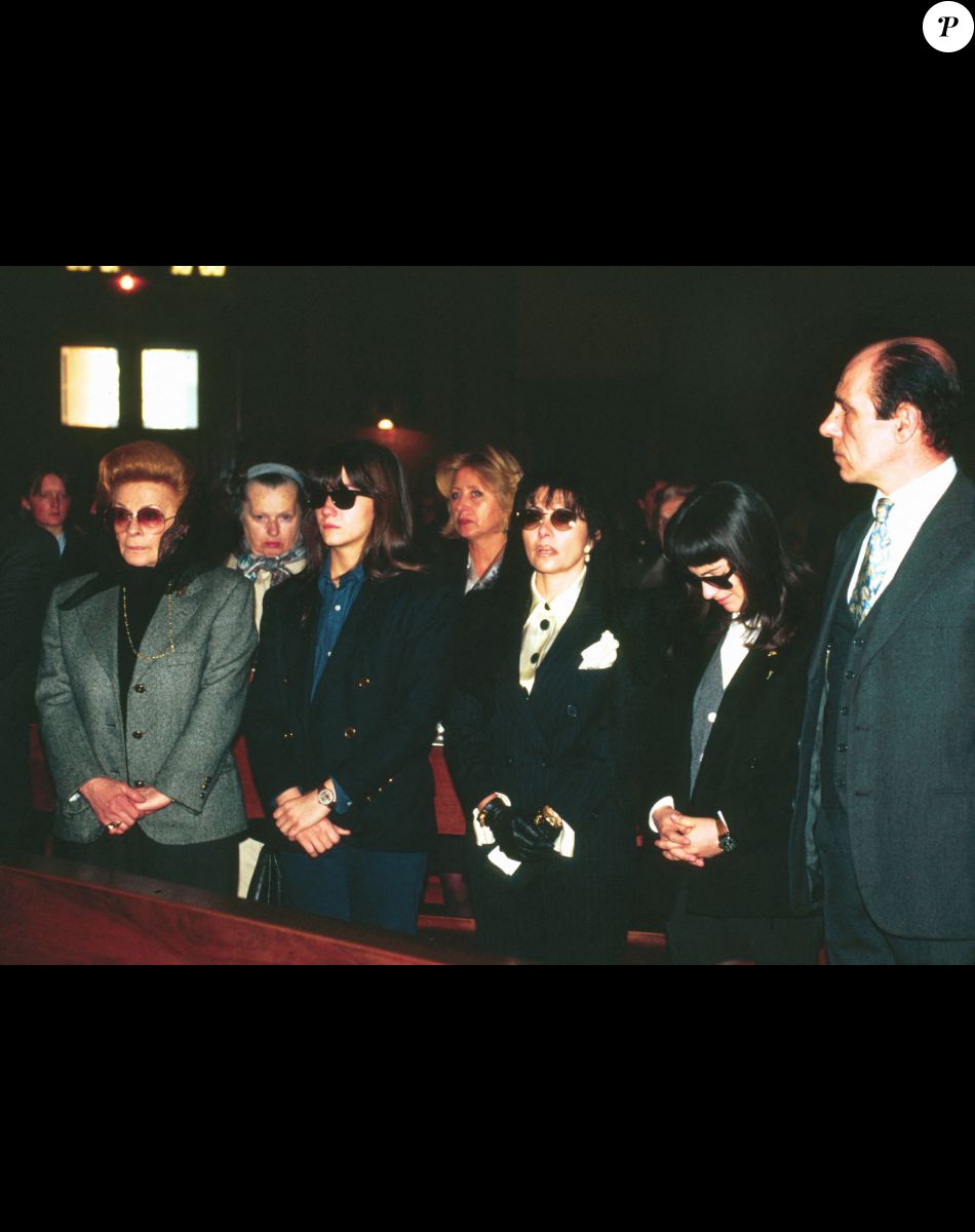 Reggiani Patrizia et Silvana Barbieri - Funérailles deMaurizio Gucci. Milan. Le 2 avril 1995. @ Aresu/IPA/ABACAPRESS.COM