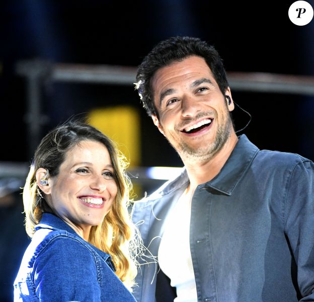 Exclusif - No Tabloids - Amir Haddad a chanté, pour la première fois sur scène, avec sa femme Lital (enceinte) - Enregistrement de l'émission "La Chanson de l'Année 2022" à Toulon. © Bruno Bebert / Bestimage