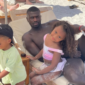 Emilie Fiorelli et son ex M'Baye Niang passent leurs vacances ensemble à Porto-Vecchio, en Cors, avec leurs deux enfants Louna (4 ans) et Farrell (2 ans) - Instagram