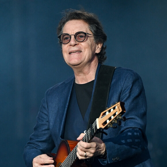 Francis Cabrel sur la scène du festival des Francofolies à la Rochelle