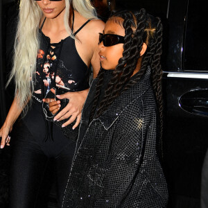 Kim Kardashian et sa fille North West se rendent au restaurant Ferdi à Paris le 5 juillet 2022. Pierre perusseau / Tiziano Da Silva / Bestimage 