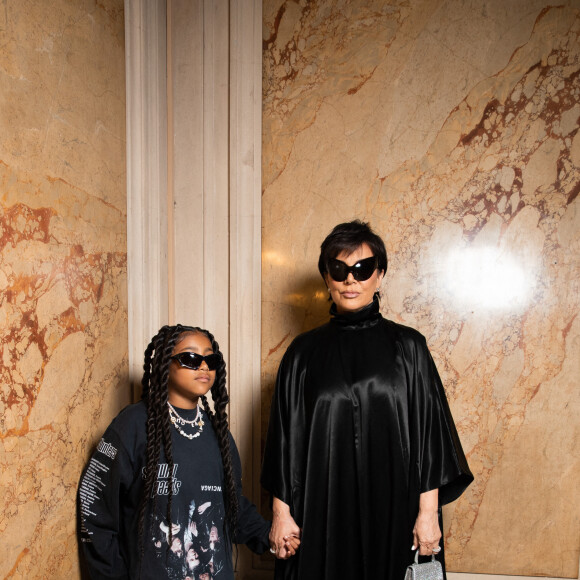 North West et Kris Jenner - Photocall du défilé de mode Haute-Couture automne-hiver 2022-2023 "Balenciaga" à Paris. Le 6 juillet 2022 © Tiziano Da Silva-Pierre Perusseau / Bestimage 