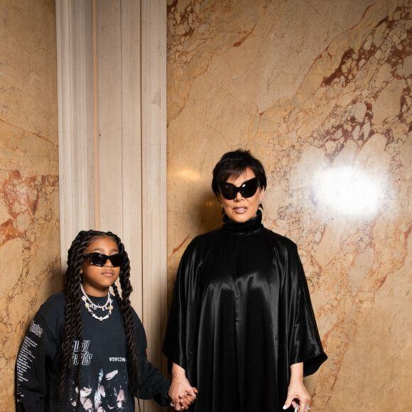 North West et Kris Jenner - Photocall du défilé de mode Haute-Couture automne-hiver 2022-2023 "Balenciaga" à Paris. Le 6 juillet 2022 © Tiziano Da Silva-Pierre Perusseau / Bestimage 