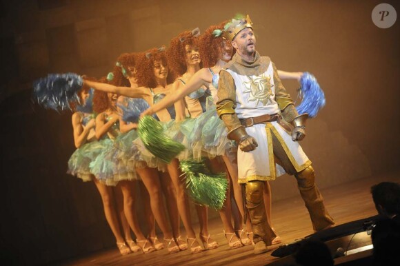 Pierre-François Martin-Laval dans Spamalot, le 3 février 2010 au théâtre Comédia à Paris.