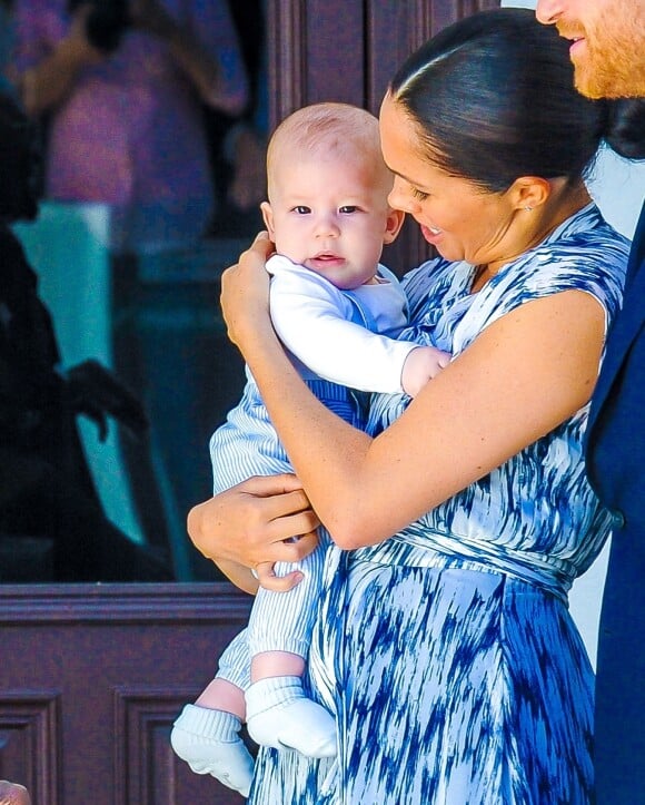 Le prince Harry et Meghan Markle présentent leur fils Archie à Desmond Tutu à Cape Town, Afrique du Sud le 25 septembre 2019. 