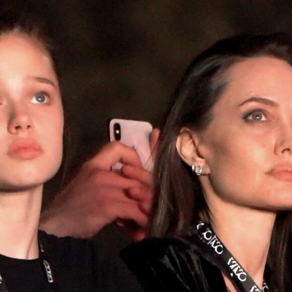 Angelina Jolie et sa fille Shiloh Jolie-Pitt assistent au concert Maneskin pour la première mondiale du "Loud Kids Tour" au "Circo Massimo" à Rome, Italie, le 9 juillet 2022. 