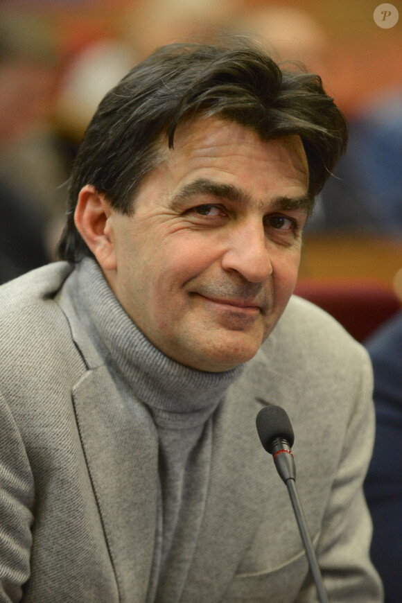 Exclusif - Le célèbre Chef cuisinier Yannick Alléno - Signature de la charte du parcours de la Gastronomie de la Région Ile-de-France à l'Hémicycle Simone Veil à Paris le 27 mars 2019. © Erez Lichtfeld/Bestimage