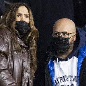 Vitaa et son mari Hicham Bendaoud - People au match de Ligue 1 Uber Eats "PSG contre Monaco (2-0)" au Parc des Princes à Paris le 12 décembre 2021. © Cyril Moreau/Bestimage 