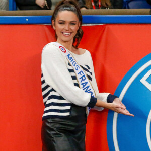 Diane Leyre, Miss France 2022, lors du match de football de la Ligue des champions féminine "Paris-Saint-Germain vs FC Bayern Munich" au Parc des Princes à Paris. Le 30 mars 2022 © Imago / Panoramic / Bestimage