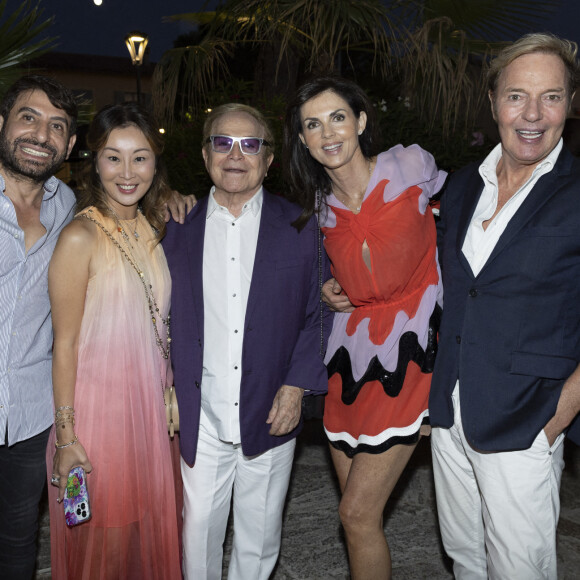 Exclusif - Jacques Demri, guest, Orlando, Caroline Barclay, Tony Gomez lors de l'anniversaire de Jacqueline Veyssière au VIP Room à Saint-Tropez le 11 juillet 2022. © Cyril Moreau / Bestimage