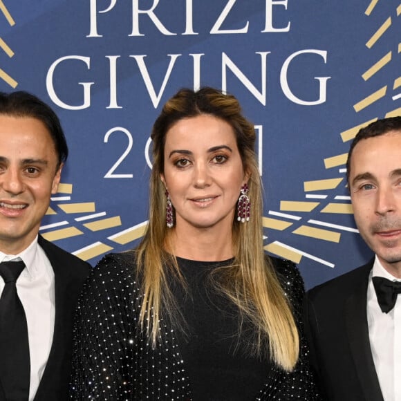 Felipe Massa, sa femme et Nicolas Todt - Gala du Prix de la FIA (FIA Prize Giving 2021) au Carrousel du Louvre à Paris le 16 décembre 2021. © Frédéric Le Floch/Panoramic/Bestimage