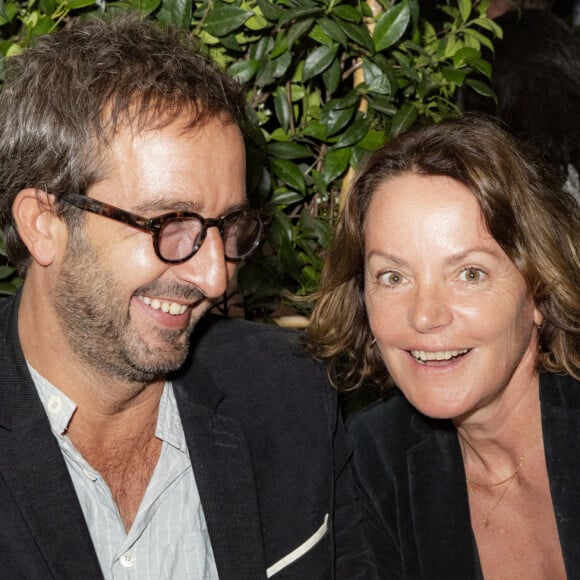 Exclusif - Cendrine Dominguez et son nouveau compagnon Cyrille Eldin - Cyrille Eldin et Cendrine Dominguez en couple lors de la soirée en hommage au personnel soignant de l'APHP (Assistance Publique - Hôpitaux de Paris) au restaurant "Le Récamier" à Paris. G.Idoux a rendu hommage au personnel soignant de l'APHP (Assistance Publique - Hôpitaux de Paris) en invitant en particulier des équipes de la Pitié-Salpétrière dans son restaurant "Le Récamier" à Paris, le 7 septembre 2020. © Jack Tribeca/Bestimage