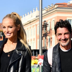 Adriana Karembeu Ohanian, son mari Aram et leur fille Nina - Première bataille de fleurs du Carnaval de Nice 2022, place Masséna. Le 13 février 2022. © Bruno Bebert/Bestimage