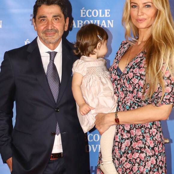 Evelyne Melkonian, Richard Findykian, Aram Ohanian, sa femme Adriana Karembeu et leur fille Nina Ohanian - Photocall de la soirée caritative organisée au Palais du Pharo, au profit de l'école arménienne Abovian. Marseille, le 26 octobre 2019. © Philippe Doignon / Bestimage 