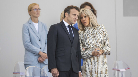 Emmanuel Macron et Brigitte complices lors du défilé du 14 juillet : ce tendre baiser très remarqué