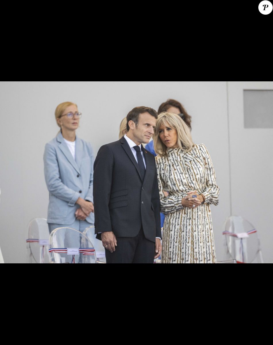 La Première Dame Brigitte Macron - Le président Emmanuel Macron lors du défilé militaire du 14 Juillet à Paris. © Eliot Blondet / Pool / Bestimage