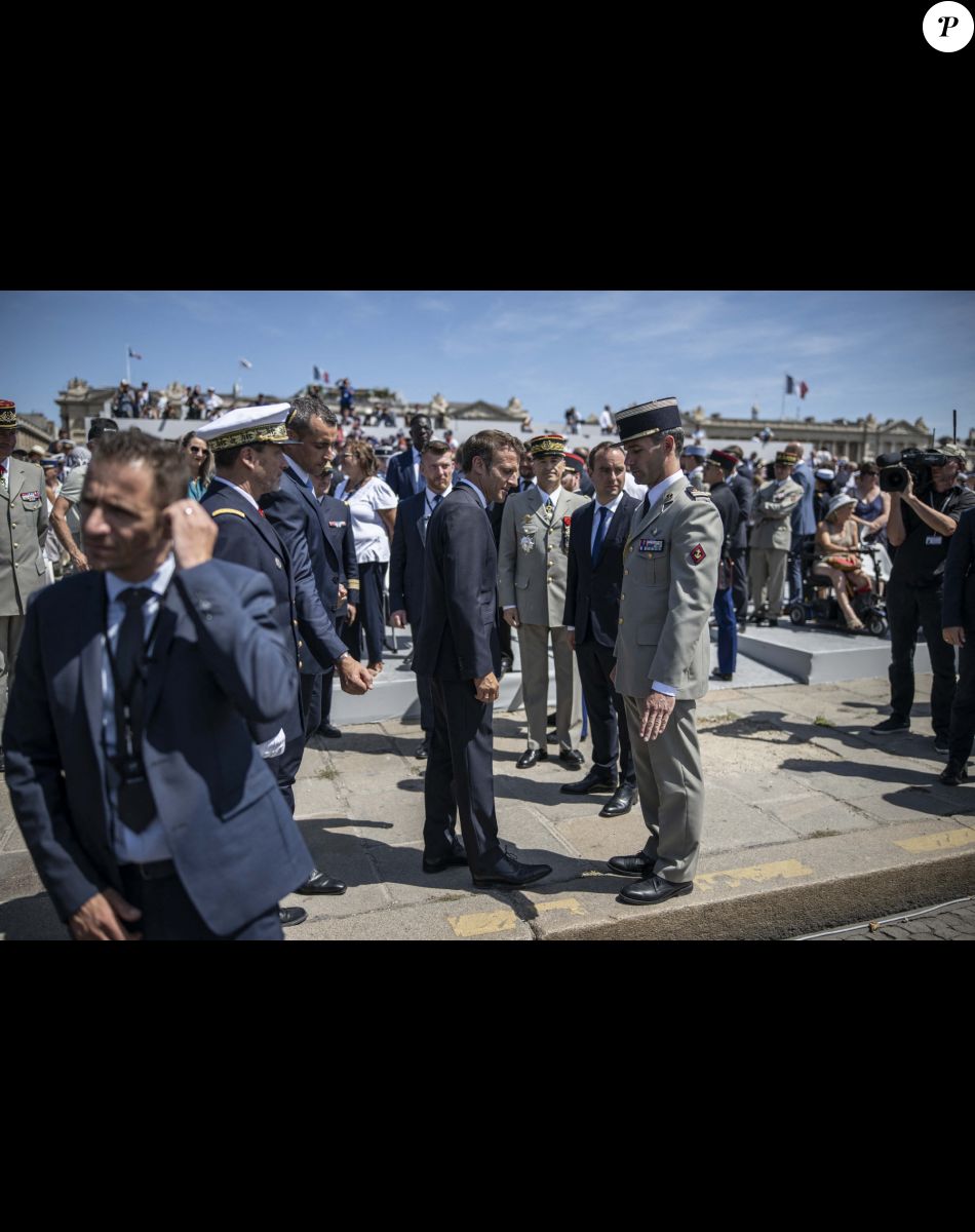 Sébastien Lecornu, ministre des Armées - Le président Emmanuel Macron lors du défilé militaire du 14 Juillet à Paris. © Eliot Blondet / Pool / Bestimage French President Emmanuel Macron with French Army Minister Sebastien Lecornu during the Bastille Day parade Thursday, July 14, 2022 in Paris. Photo by Eliot Blondet/ABACAPRESS.COM