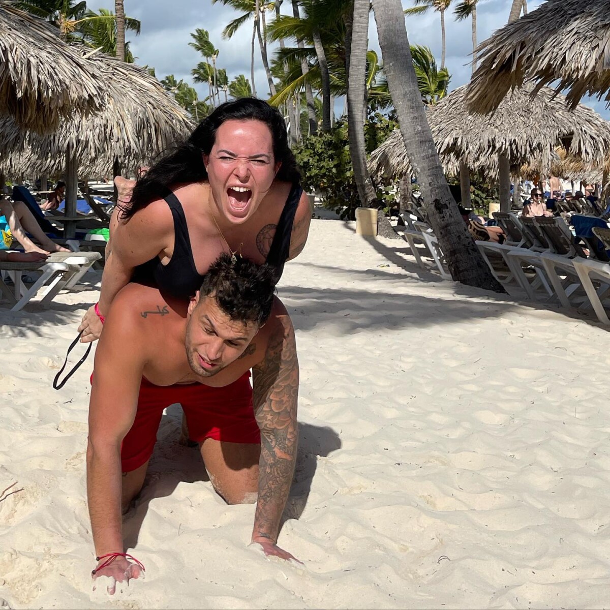 Photo : Kelly Helard avec Neymar à la plage - Purepeople