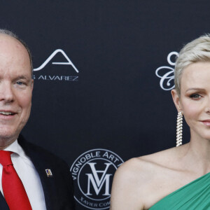 Le prince Albert II de Monaco et la princesse Charlène de Monaco au photocall de la cérémonie d'ouverture de la 61ème édition du Festival de Télévision de Monte-Carlo le 17 juin 2022. © Denis Guignebourg/Bestimage 