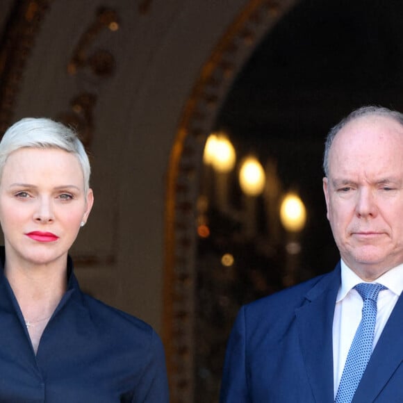 La princesse Charlene, le prince Albert II de Monaco et leur fille la princesse Gabriella durant la procession de la Fête Dieu sur la place du Palais, le 16 juin 2022. © Claudia Albuquerque / Bestimage 