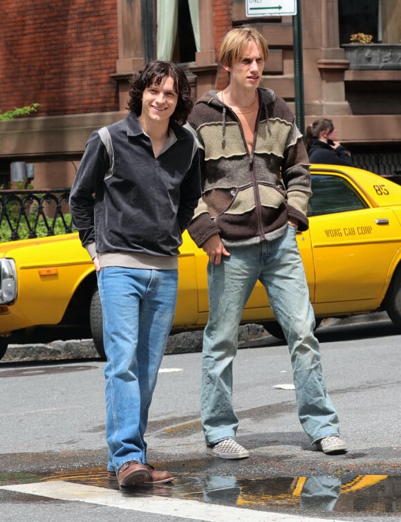 Tom Holland et Levon Thurman Hawke sur le tournage du film "The Crowded Room" à New York, le 9 mai 2022. 
