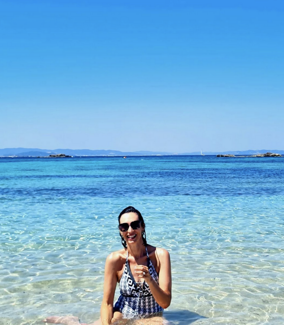 Géraldine Maillet, en vacances à Ibiza, se dévoile en maillot de bain sur Instagram