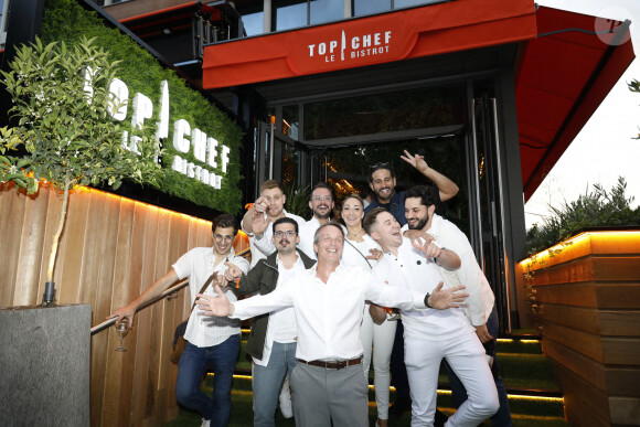 Exclusif - Stéphane Rotenberg et ses chefs Victor Mercier, Coline Faulquier, Camille Delcroix, Arnaud Delvenne, Mohamed Cheikh, Pascal Barandoni, Merouan Bounekraf, Baptiste Renouard - Ouverture du premier restaurant "Top Chef" Le Bistrot à Suresnes le 7 juillet 2022. © Marc Ausset-Lacroix/Bestimage